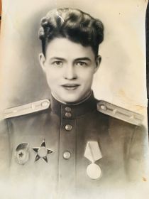 Медаль «За Отвагу», Орден « Красной Звёзды»