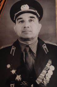 Был награждён орденом Ленина (1950), двумя орденами Красного Знамени (30.05.1944, 1945), орденами Александра Невского (31.08.1944), Отечественной войны 1-й (15....