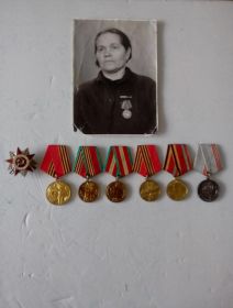Орден Отечественной войны 2 ой степени и медали за боевые заслуги в годы ВОВ.