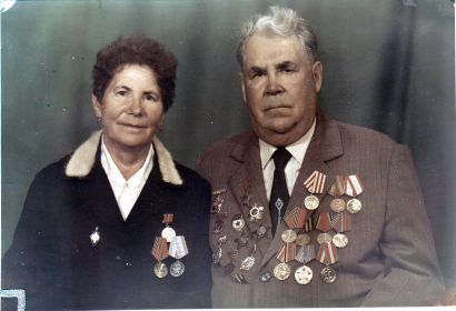кавалер орденов Красной Звезды, Отечественной войны 1 степени, медалей