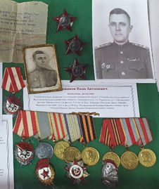 Гвардии полковник Бажанов И.А. за выполнение боевых заданий награжден двумя Орденами Красного Знамени, тремя Орденами Красной Звезды, Орденом Отечественной войны I степени, девятью медалями и
