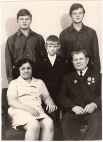 С женой и сыновьями. 1970г. г.Краснотурьирск.