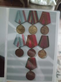 Орден, медаль за отвагу