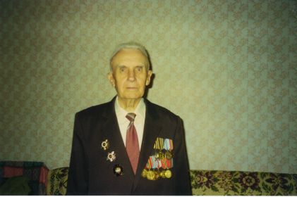 ордена Отечественной войны 1 2 степени, красной звезды, Славы 3 ст., медали "За отвагу" и "Боевые заслуги"