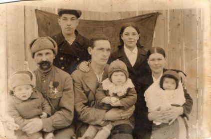 ГЕОРГИЕВСКИЙ КРЕСТ.  ОРДЕН КРАСНОГО ЗНАМЕНИ. МЕДАЛЬ ЗА ОТВАГУ. МЕДАЛЬ ЗА ПОБЕДУ НАД ГЕРМАНИЕЙ.