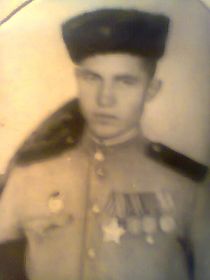Орден Славы III степени.Орден красной звезды.Медали за освобождение Польши,Берлина.