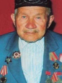 Орден Красной Звезды, Медаль За отвагу, Медаль за боевые заслуги, Медаль за Победу над Германией в Великой Отечественной войне1941-1945 гг.