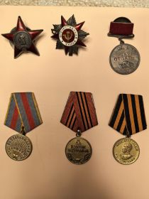 Награжден Орденом Отечественной войны II степени (1945г), Орденом Красной звезды (1942г). Указом Президиума Верховного Совета СССР - медалью “За Отвагу” (1942г), “ За взятие Берлина” (1946г),