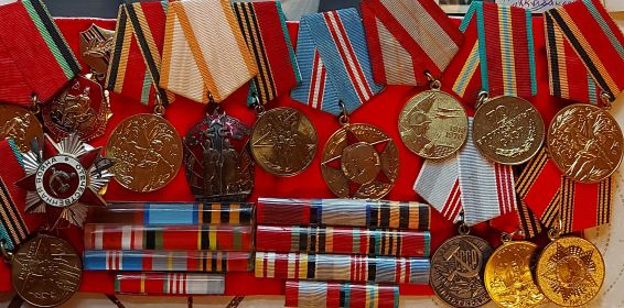 Орден ВОВ 2 степени, медали "За отвагу", "За победу над Германией",  "За победу над Японией"