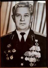 Орден Отечественной войны II степени (2); Орден Отечественной войны I степени (2); Орден Красного Знамени (2); Медаль «За оборону Сталинграда» (2); Медаль «За взятие Кенигсберга» (2); Медаль