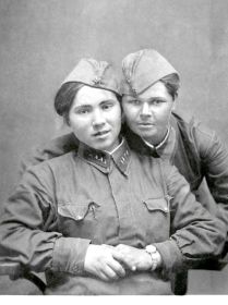 ордена Красной Звезды, Отечественный войны 1,2,3 степеней,за проявление героизма награждена орденами Славы 1,2,3 степеней, орден Трудового Знамени, орден"3а хорошую работу Усмана Юсупова"