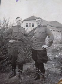 other-soldiers-files/pobediteli.germaniya_1946_god._moy_ded_sleva.jpg