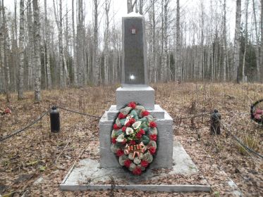 other-soldiers-files/5.centr_.monument.jpg