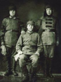other-soldiers-files/po_seredine_-_kravcov_pyotr_nikiforovich.jpg