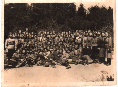 other-soldiers-files/grosheva_nat_iv_kollektiv.jpg
