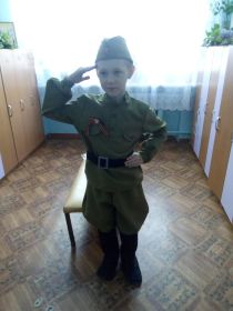 other-soldiers-files/prapravnuk_kovalenko_vladik.jpg