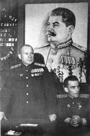 7 ноября 1944 год. Торжественное собрание в штабе арт. вооружения Ленинградского фронта. На фотографии: генерал-лейтенант Г. Д. Голубев и подполковник С. С. Лукьянов.