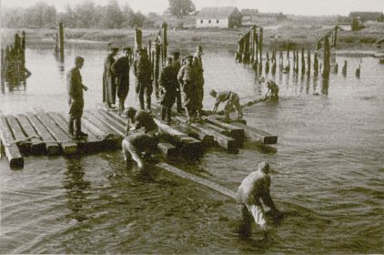 строительство переправы, июль 1944г., Белоруссия.