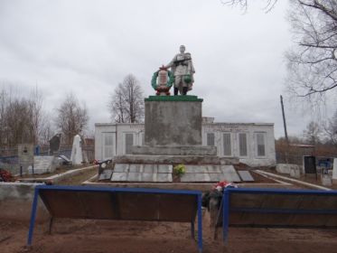 Место захоронения (с. Залучье Новгородской обл.)