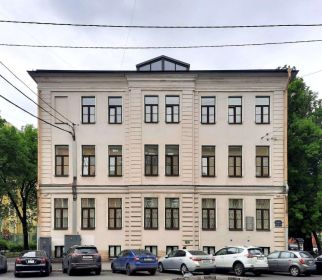Здание бывшего детского дома на Тверской, 11 в Ленинграде. В наше время.