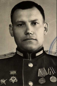 старший лейтенант Коробко Иван Сергеевич офицер связи штаба 195 ТБР.