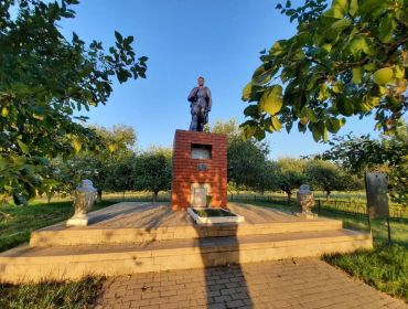 Братская могила