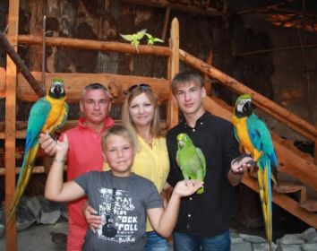 Семейная фотография. Кощеев (Демиденко) Вячеслав, Кощеева Екатерина, Кощеев Валерий, Кощеев Святослав