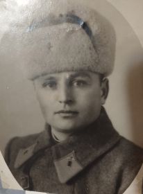Фото из архива Еникеева Б.М.  Мл. лейтенант школа летчиков наблюдателей Еникеев Б.М. г. Оренбург, Орб. ВО декабрь 1936г. Уч-к борьбы с белофиннами с 15.02.-13.11.1940г.