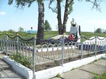 Фото Братской могилы