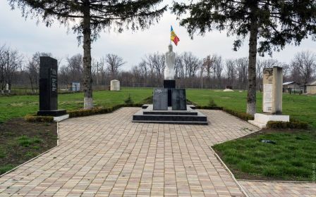 Мемориал на братском захоронении с. Реуцел, Молдова