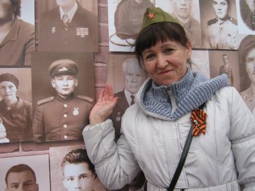 В День 70-летия Великой Победы. Стена Памяти. Дедушка и внучка. ВЕЧНАЯ ПАМЯТЬ!!! НИЗКИЙ ПОКЛОН!!!