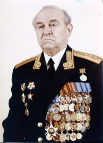 Илларионов Игорь Вячеславович (см.) - двоюродный брат.