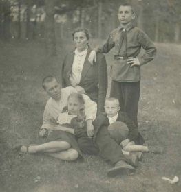 1939 г. - Семья Зотиковых