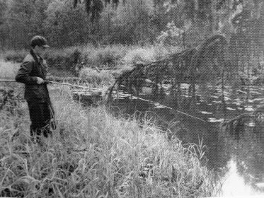 Юрий Николаевич Волков на рыбалке. Река Лухтонга.