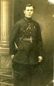 Его  брат  -  Иванов   Сергей  Васильевич  (1905-1942)