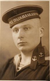 Браг Андрей Владимирович Наумец за три месяца до войны