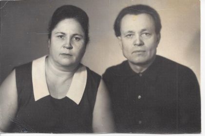 Сыроватские Яков Никонорович и Анна Викторовна, дедушка с бабушкой