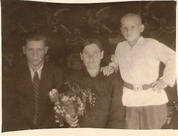 Жена Зинаида Дмитриевна и сыновья Николай и Петр