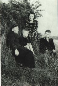С мужем и детьми в Таллине