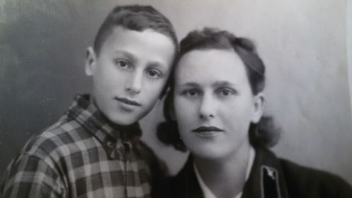 сын  Володя и жена Варвара Величко 07.03.1951г.