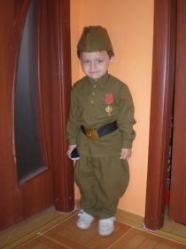 Правнук Андрей - участник бессмертного полка