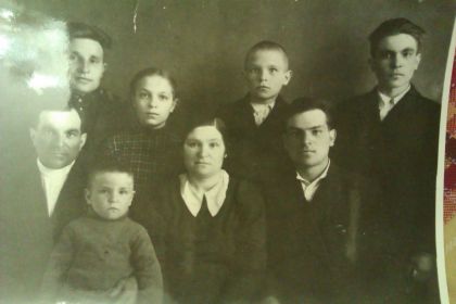 Мой отец(Владимир Алексеевич) стоит во 2 ряду, второй справа