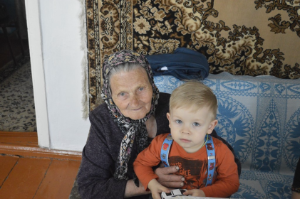 Анна Захаровна-супруга, с правнуком.