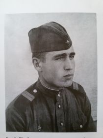 Брылёв Пётр Евлупович в дни прохождения службы в рядах Советской Армии. Фото 1955г.