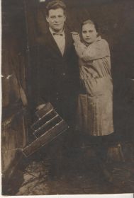 ГОНЧАРОВА(ЛИТВИНОВА)МАРИЯ ТИХОНОВНАЮ1915 сестра с мужем ПЕТРОМ.