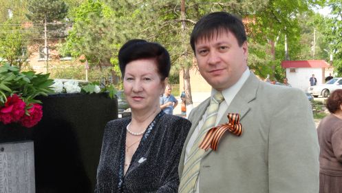 Дочь Сара Нуховна с сыном. 