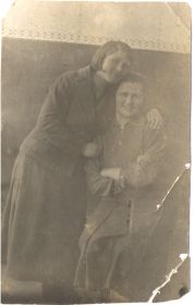 1939 год. Сестры Татарниковы Анна и Антонина (самая старшая из сестер)
