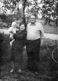 Мама и папа с внуком Костей