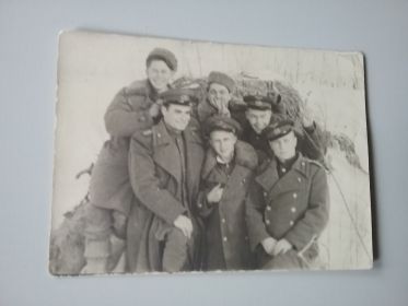 С ребятами из своей военной части. Сахалин. Январь 1948 года.