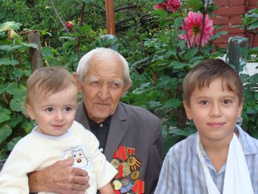 с правнуками Ярославчиком и Артемом